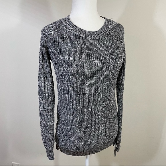 So sz med sweater crew neck in a heather knit blk/off white - Picture 8 of 14